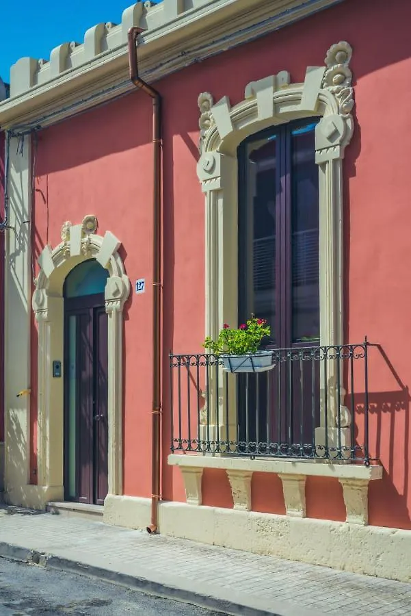 La Casa Di Tina Villa Canicattini Bagni 0*,